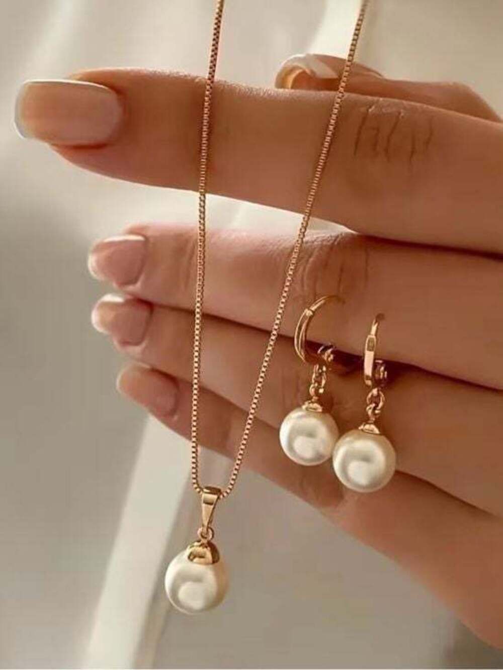 Scarlet Elias Rose Gold Pearl Pendant Necklace and Earrings Set